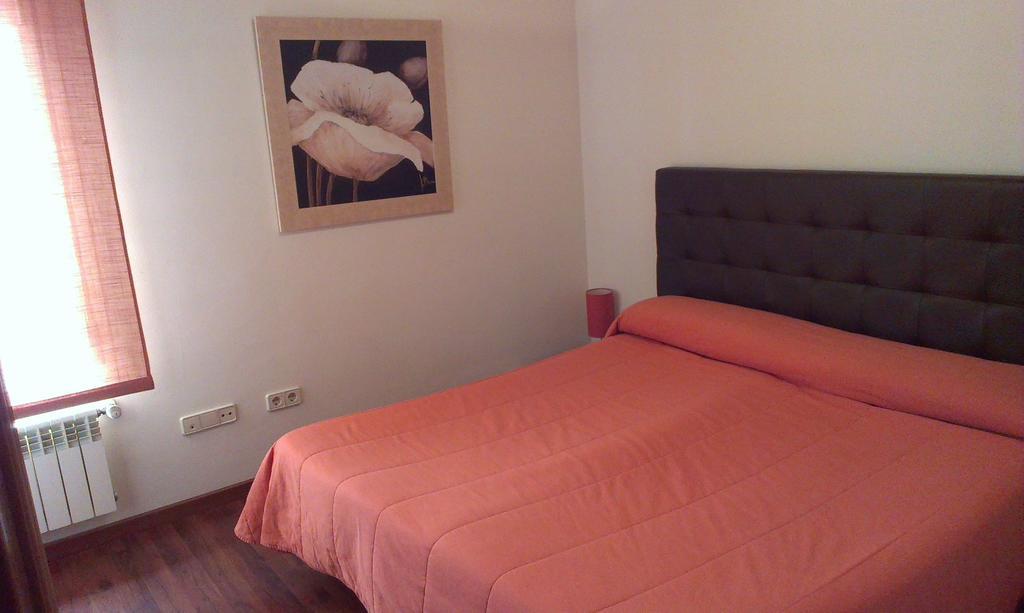 Apartamentos Turisticos Veladiez La Lastrilla Ruang foto