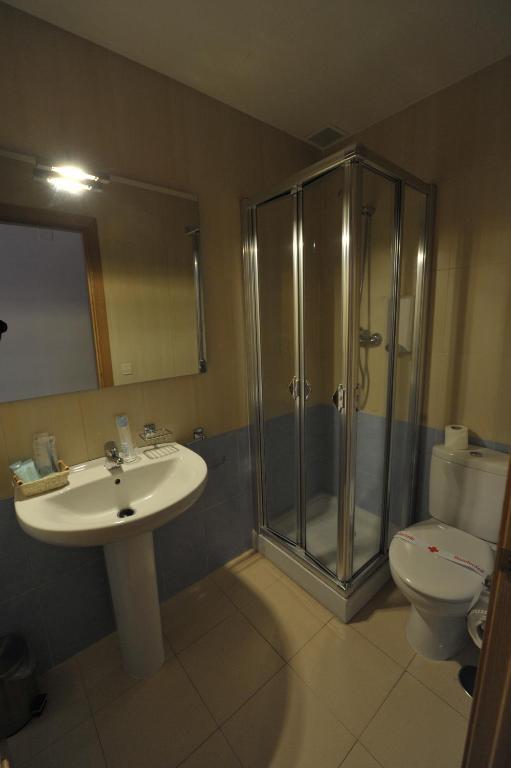 Apartamentos Turisticos Veladiez La Lastrilla Bagian luar foto